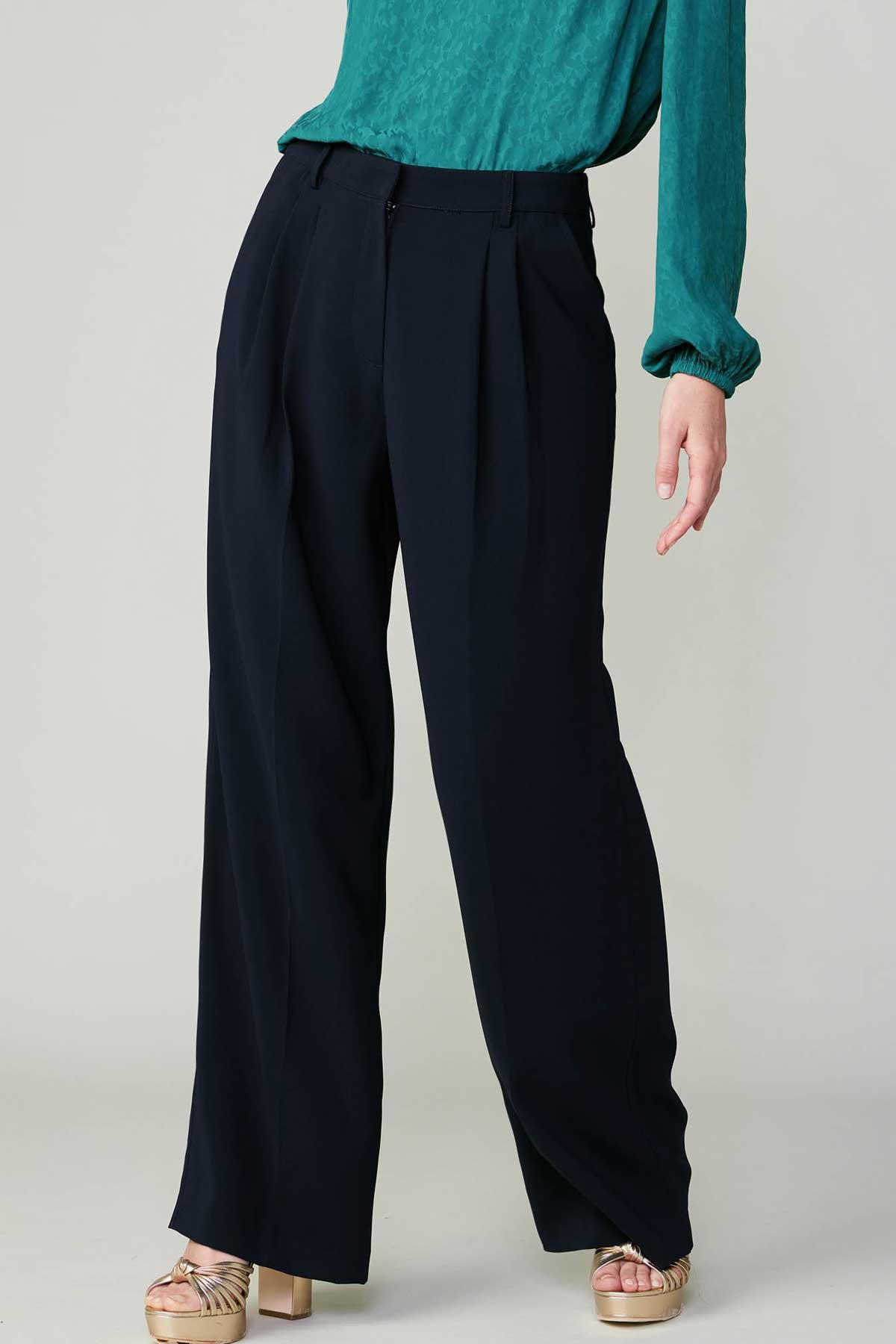 Pintucked Back Welt Pocket Trouser | Wide Leg Slacks |Navy | Current Air