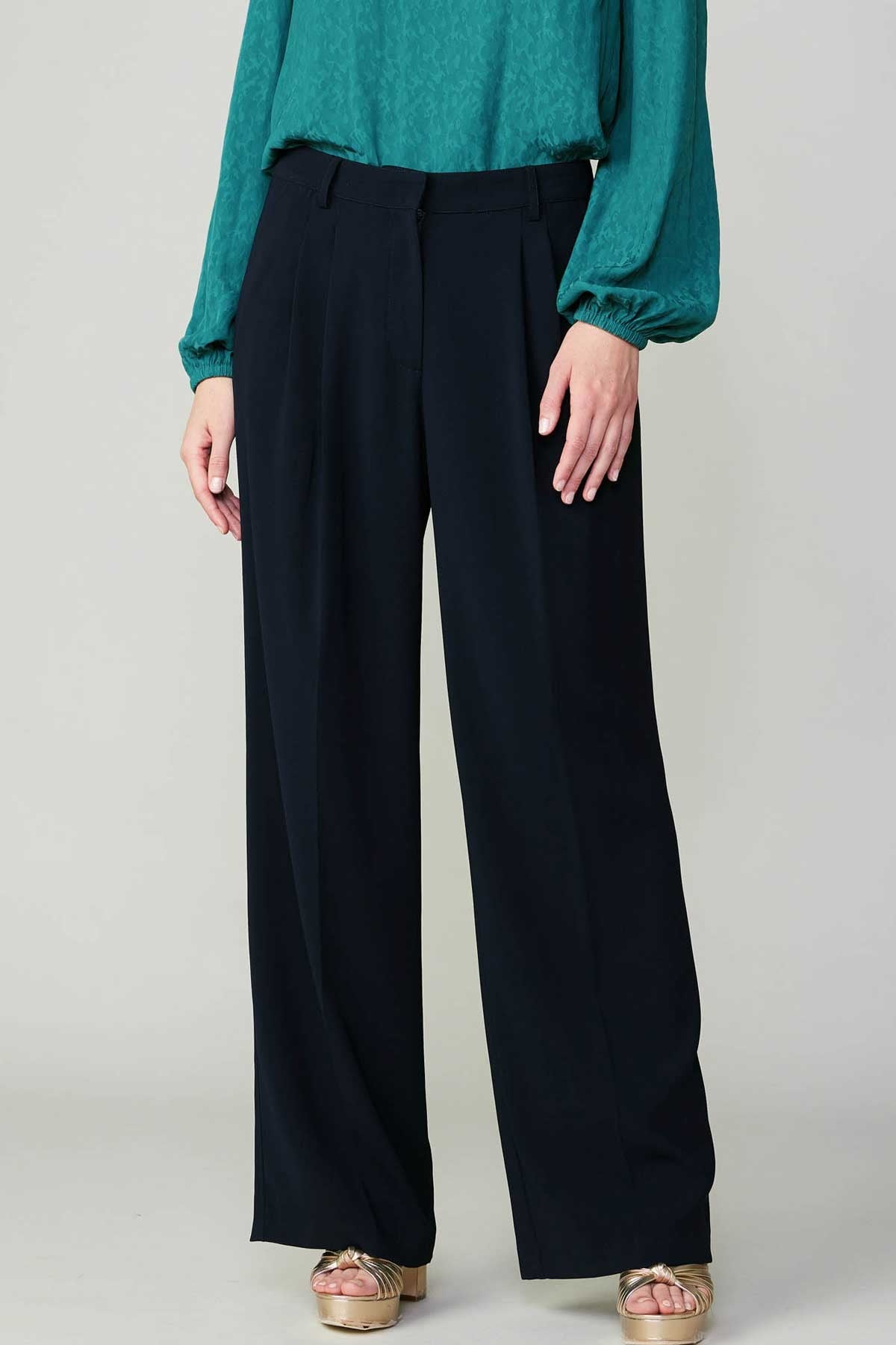 Pintucked Back Welt Pocket Trouser | Wide Leg Slacks |Navy | Current Air