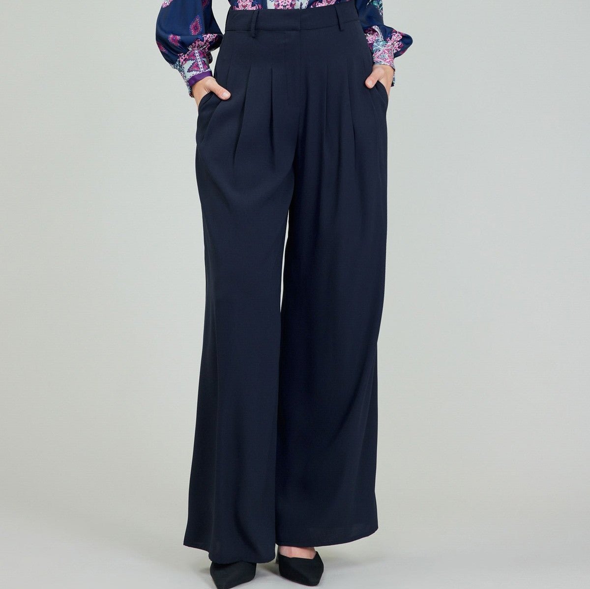 navy wide leg pleated slacks