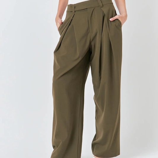 pleated wide leg olive green slacks with pockets and belt loops